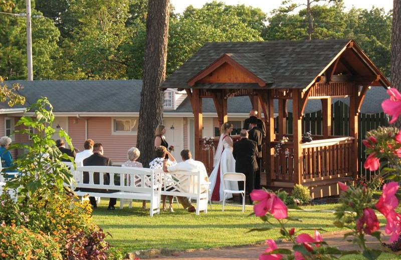 Wedding at Land O Nod Inn.