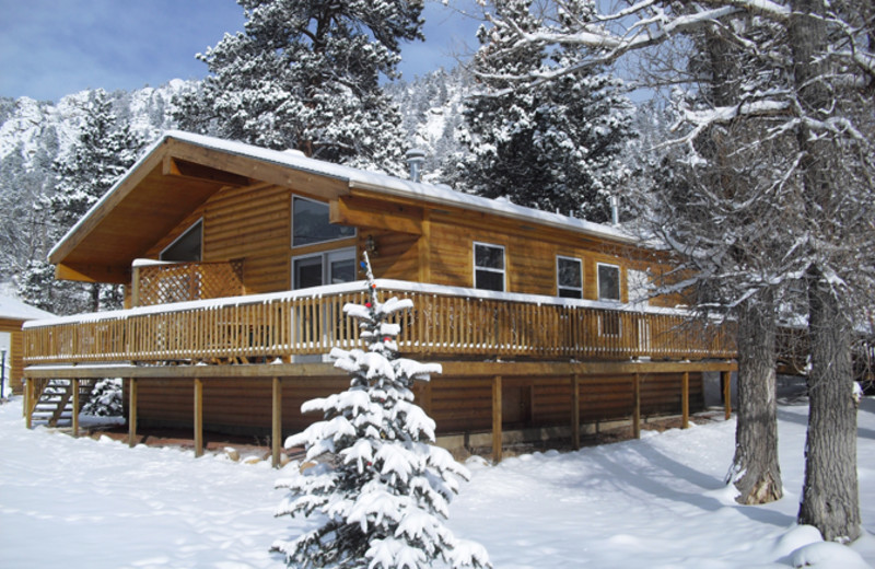 Cabin exterior at Riverview Pines.