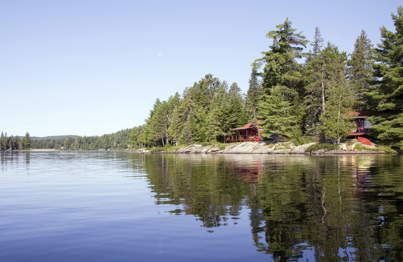 Exterior view of Killarney Lodge in Algonquin Park.