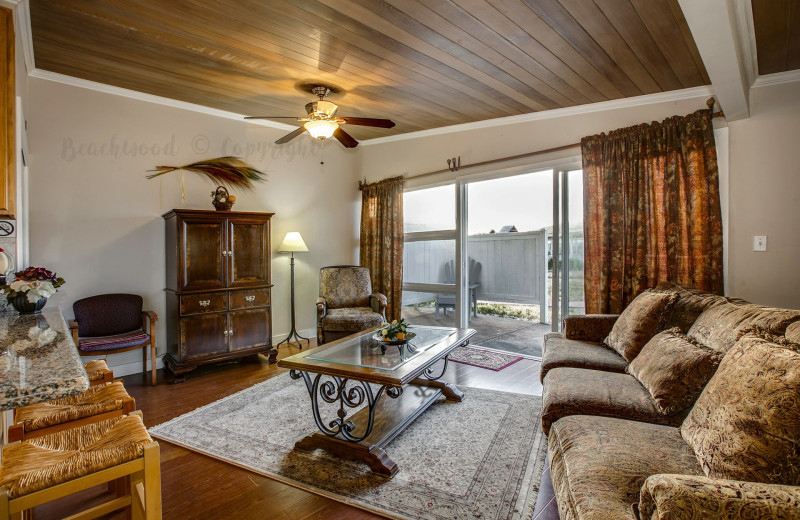 Guest living room at Beachwood Resort Condos.