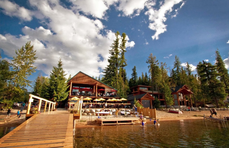 Exterior view of Cavanaugh Bay Resort & Marina.