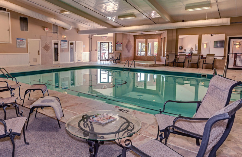 Indoor pool at Berlin Hotel 