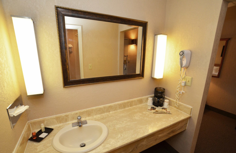 Suite bathroom at the Olympia Resort: Hotel, Spa and Conference Center.