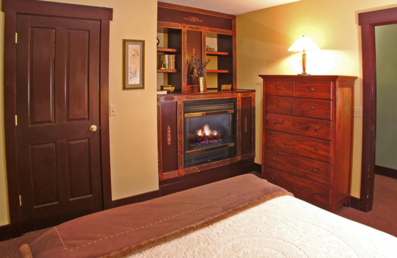 Vacation rental bedroom at Marys Lake Vacation Condos.