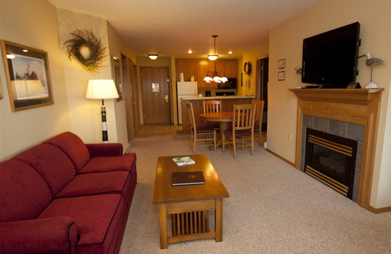 Fireplace living room at Westwood Shores Waterfront Resort.