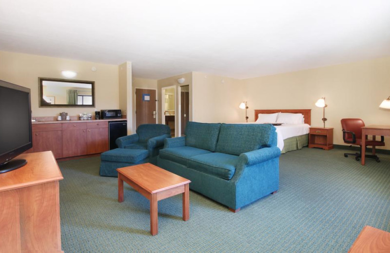 Guest room at Hampton Inn Sedona.