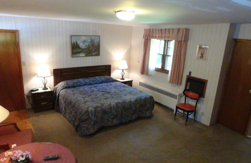 Guest bedroom at Crystal Brook Resort.