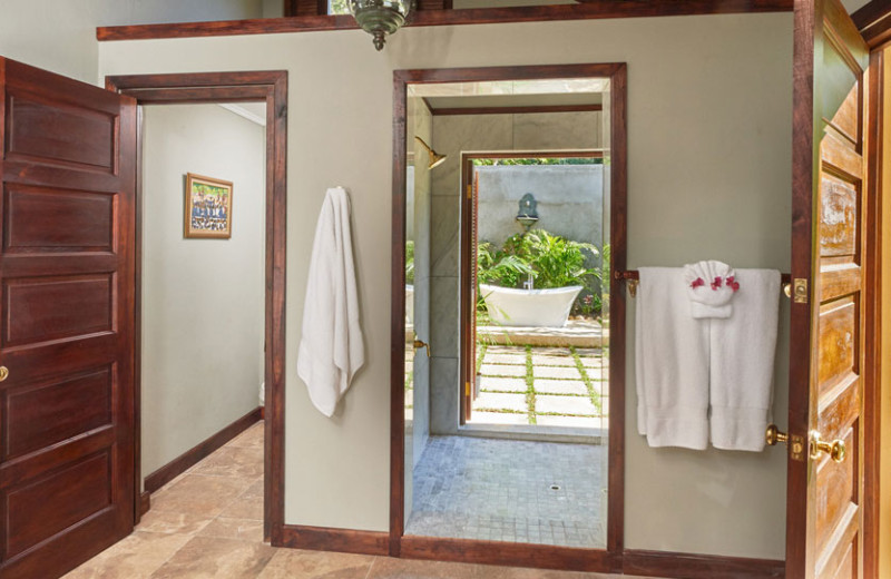 Guest hot tub at Bluefields Bay Villas.