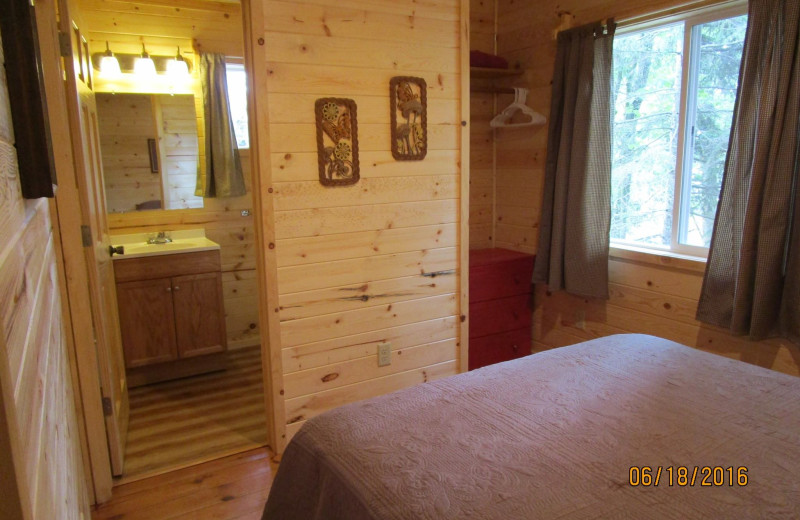 Cabin bedroom at Little Norway Resort.