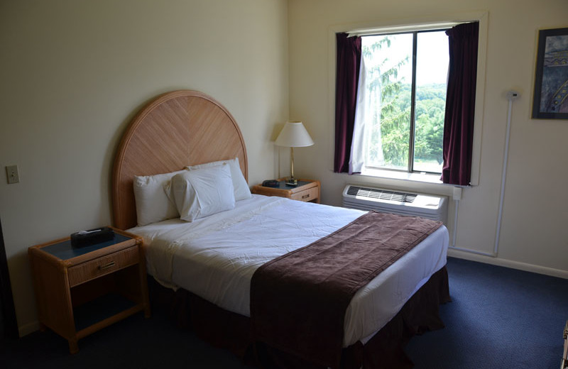 Guest bedroom at Devils Head Resort & Convention Center.