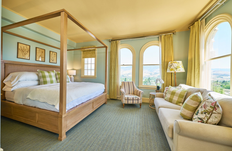 Guest room at Ashland Springs Hotel.