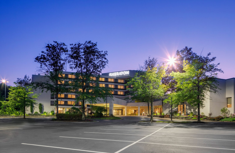 Exterior view of Portland Sheraton at Sable Oaks.