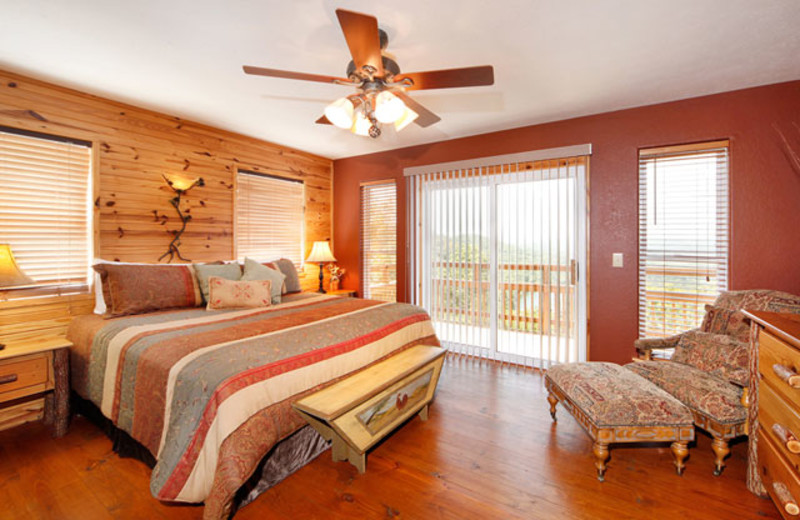 King bedroom at Can-U-Canoe Riverview Cabins.