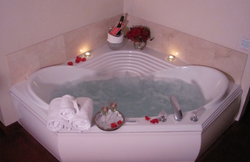 King jacuzzi at Grand Hotel & Spa.