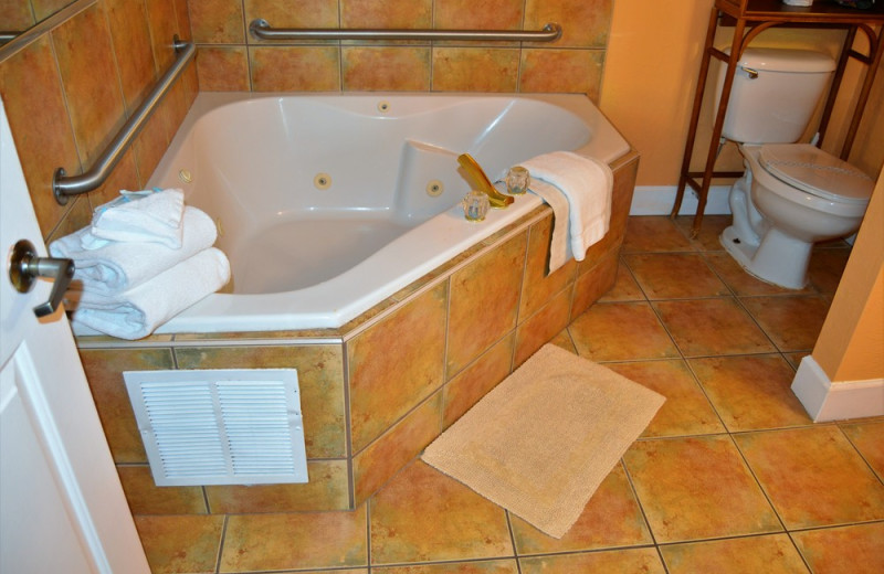 Guest bathroom at Fountain Beach Resort.