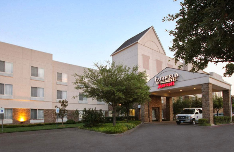 Exterior view of Fairfield Inn & Suites Dallas Las Colinas.