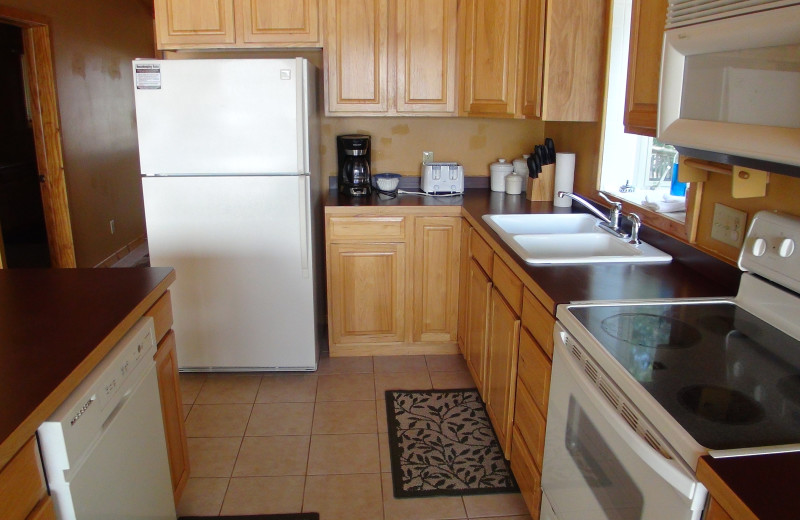 Cabin kitchen at Moonlight Bay Resort.