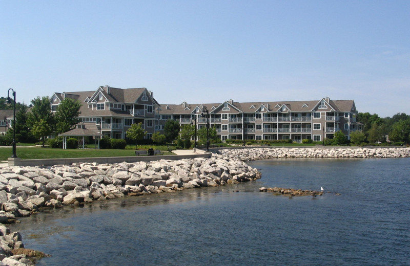 Exterior view of Bridgeport Waterfront Resort by the lake.