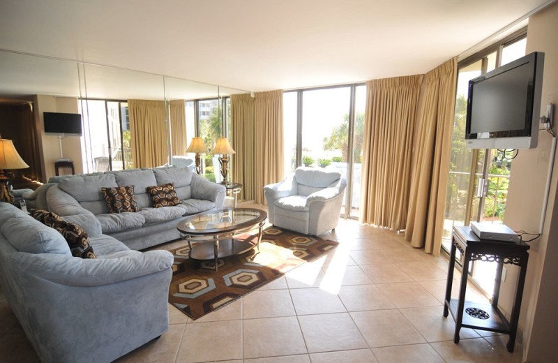 Guest living room at Edgewater Beach & Golf Resort.