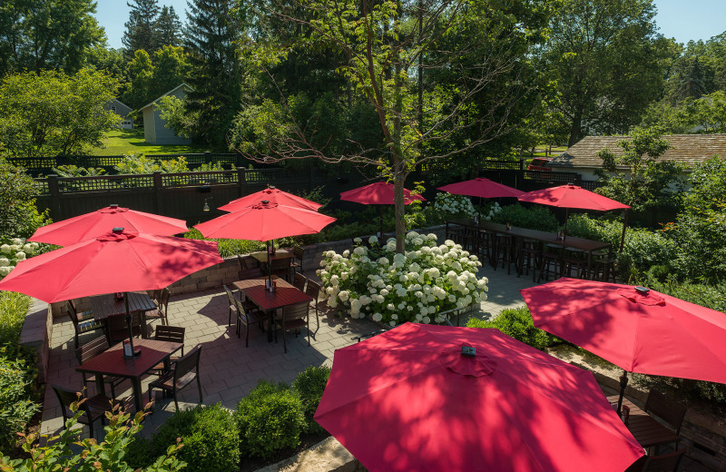 Dining near The Inns of Aurora.