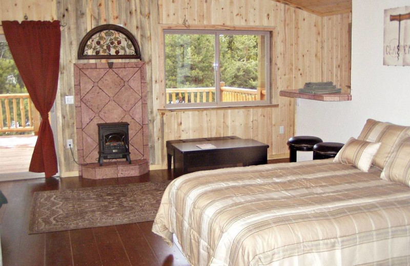 Guest bedroom at DiamondStone Guest Lodges.