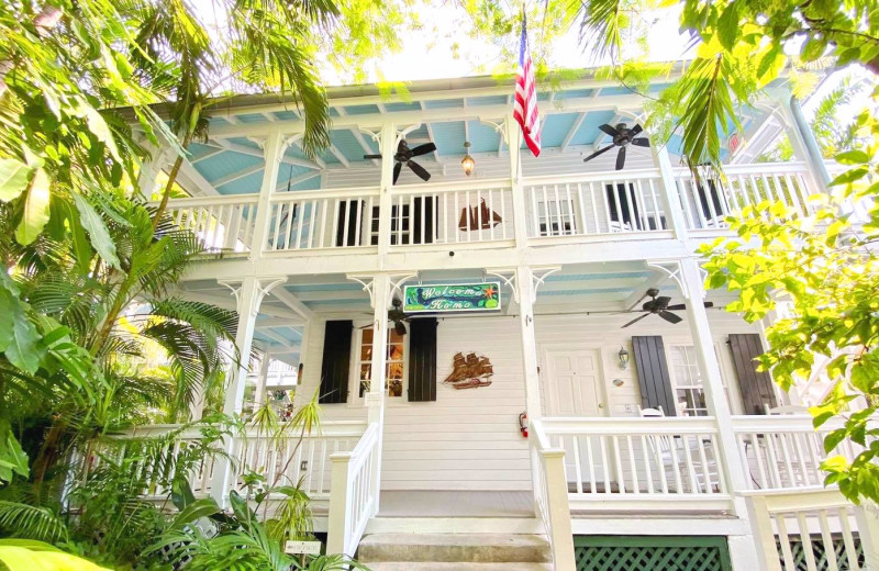 Exterior view of Keywest Harbor Inn.