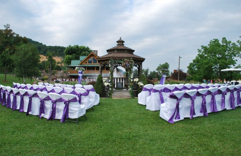 Wedding at Smoke Hole Caverns & Log Cabin Resort.