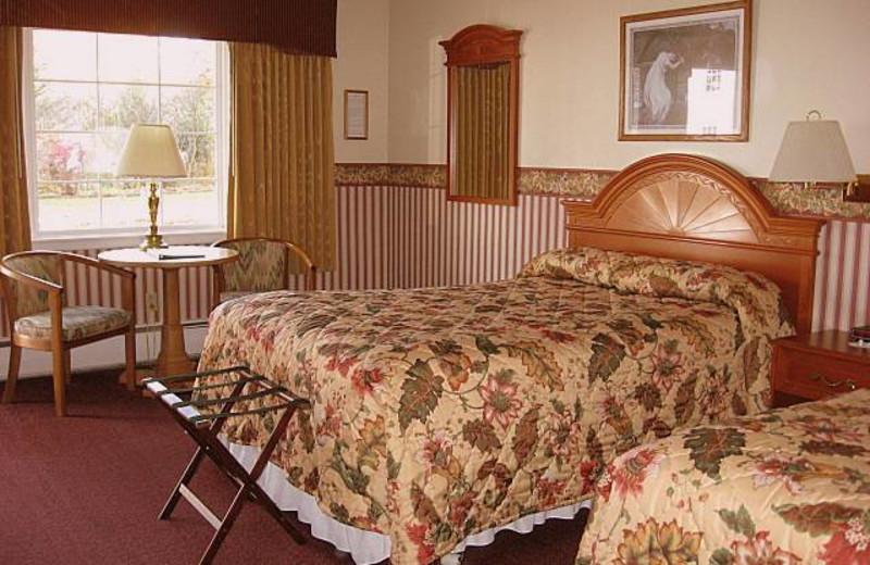 Guest bedroom at Maple Terrace Motel.