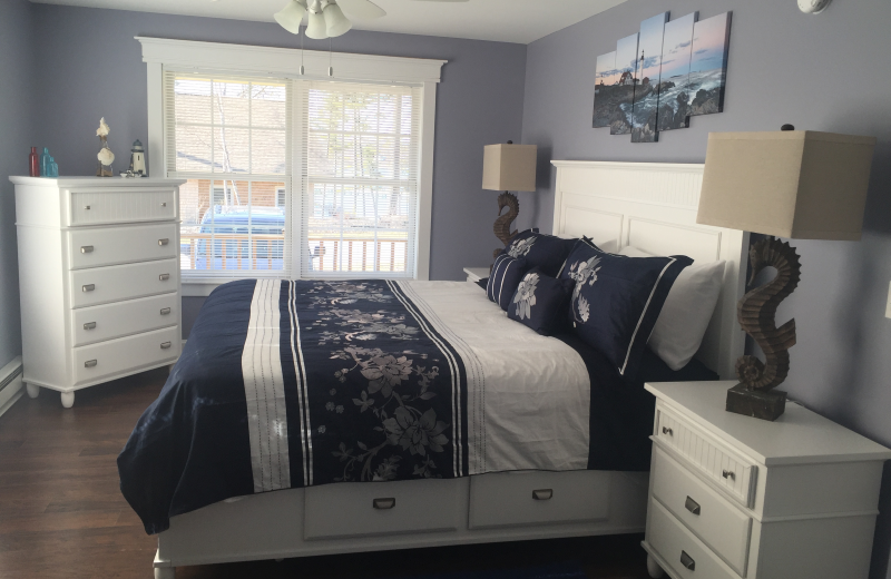 Guest bedroom at Sheepscot Harbour Village & Resort.