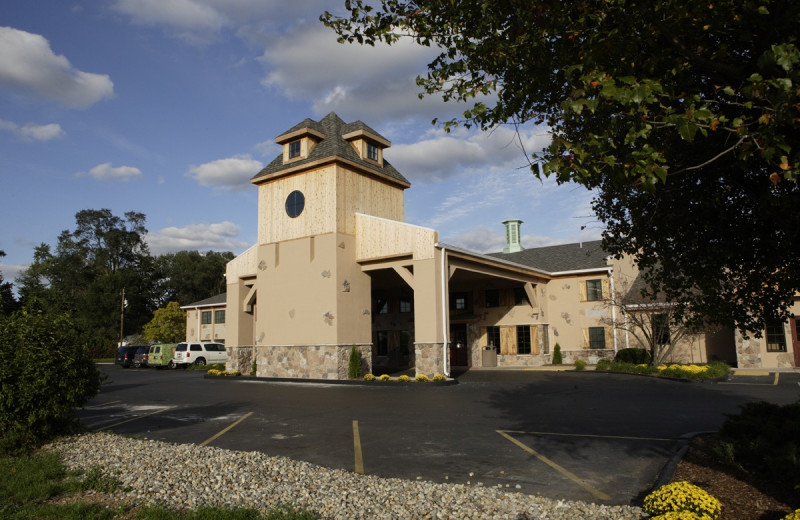 Exterior view of Waterford Estates Lodge.