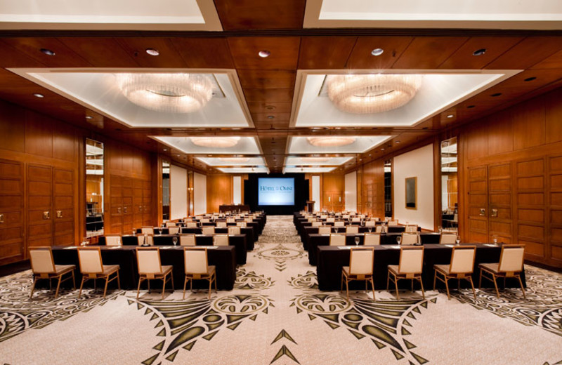 Conference room at Hotel Omni Mont-Royal.