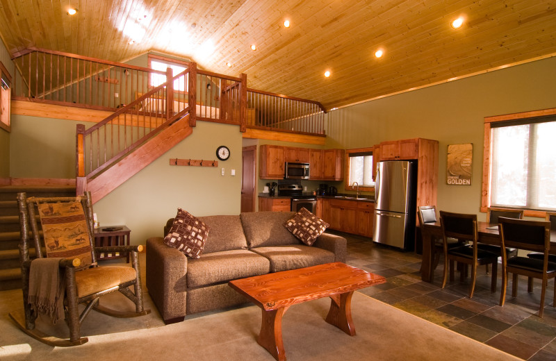 Rental living room at Cedar House Restaurant & Chalets.