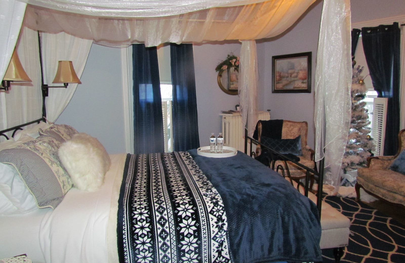 Guest room at Naeset-Roe Bed