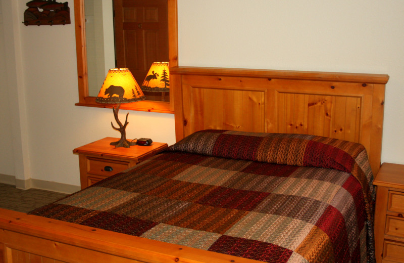 Bedroom at King Salmon Lodge.