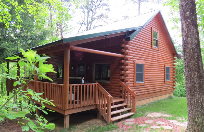 Cabin exterior at Creeks Crossing Cabins.