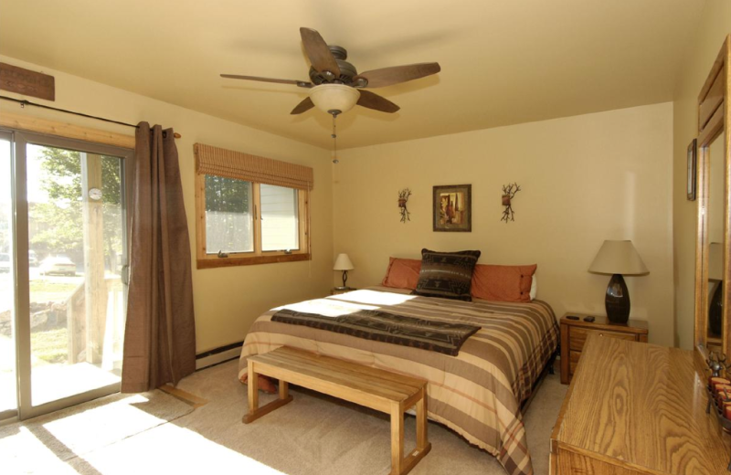 Vacation rental bedroom at Timberline Herzwoods and Northwoods Resort.