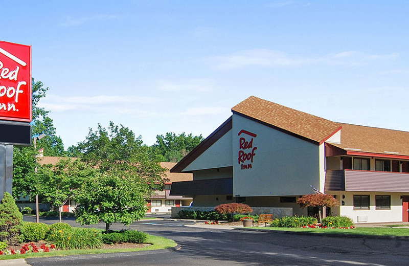 Exterior view of Red Roof Inn Cleveland.