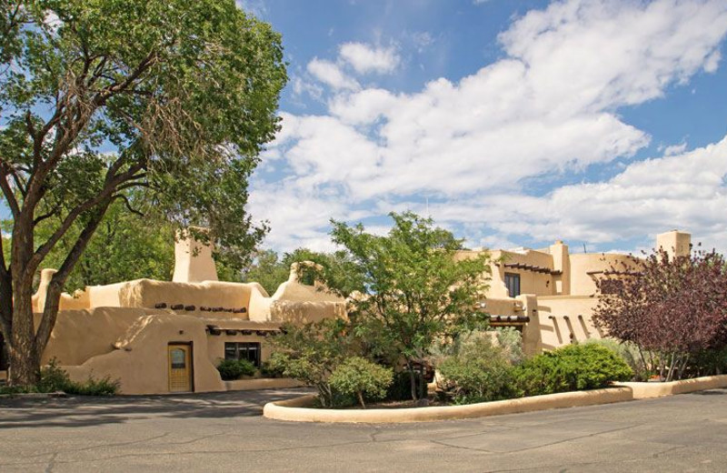 Exterior View of Sagebrush Inn and Suites