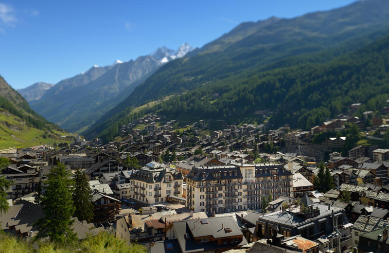 Exterior view of Seiler Hotel Mont Cervin & Residence.