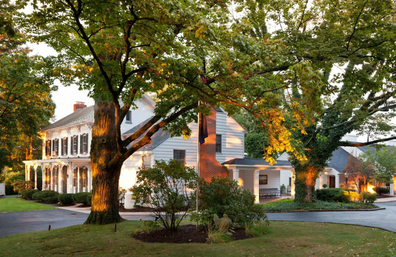 Exterior view of Inn at Turkey Hill.