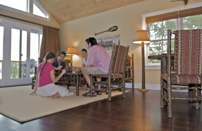 Lakeview cottages living area at Willough Vale Inn.