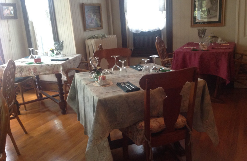 Dining at Highlawn Inn