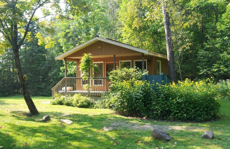 Cottage exterior at Ogopogo Resort.