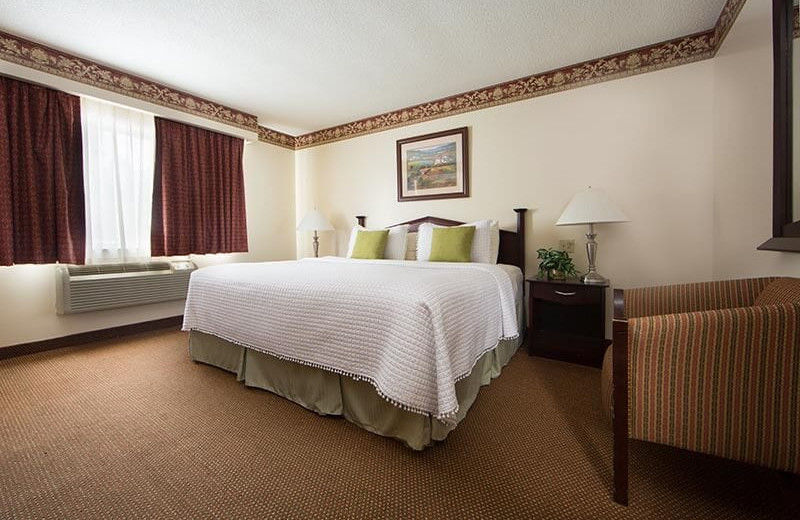 Guest bedroom at Villa Roma Resort and Conference Center.