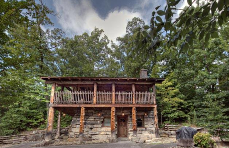 Cabin exterior at Eagles Ridge Resort.