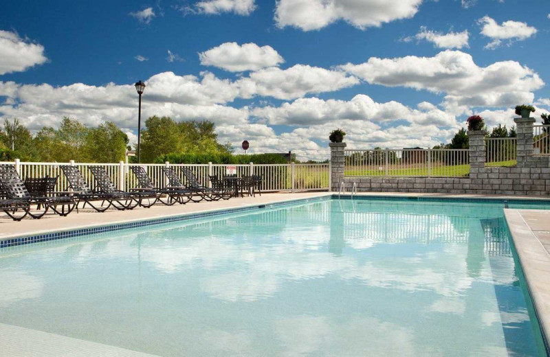 Outdoor pool at Mountain Run at Boyne.