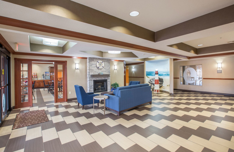 Lobby at Comfort Suites Stevensville - St. Joseph.