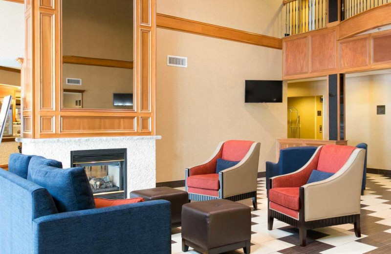 Lobby at Comfort Suites Benton Harbor.