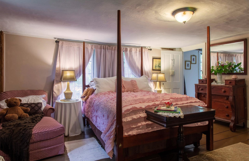 Guest room at Roseledge Country Inn