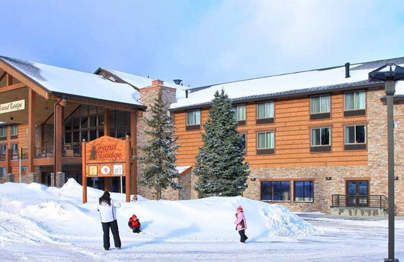 Exterior view of Grand Lodge at Brian Head.